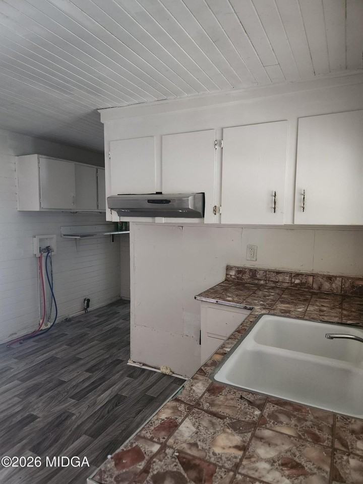 3838 Grand Ave - Photo 5 of 6