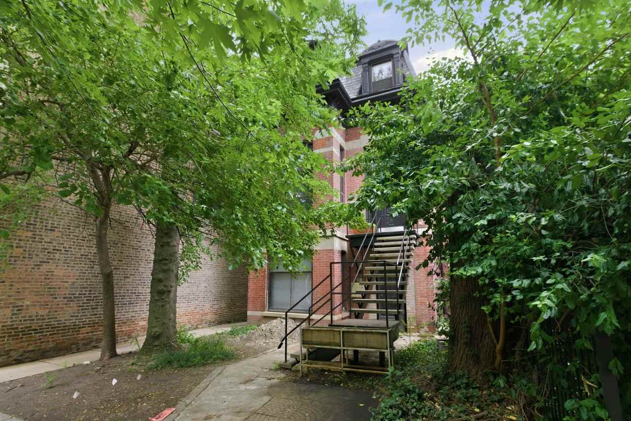 1931 W Evergreen Ave #1
