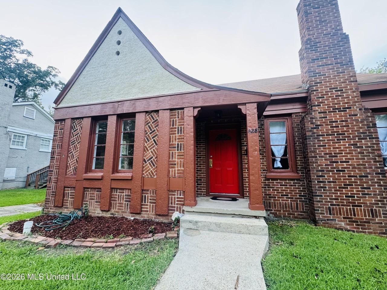 428 Decelle St - Photo 2 of 19