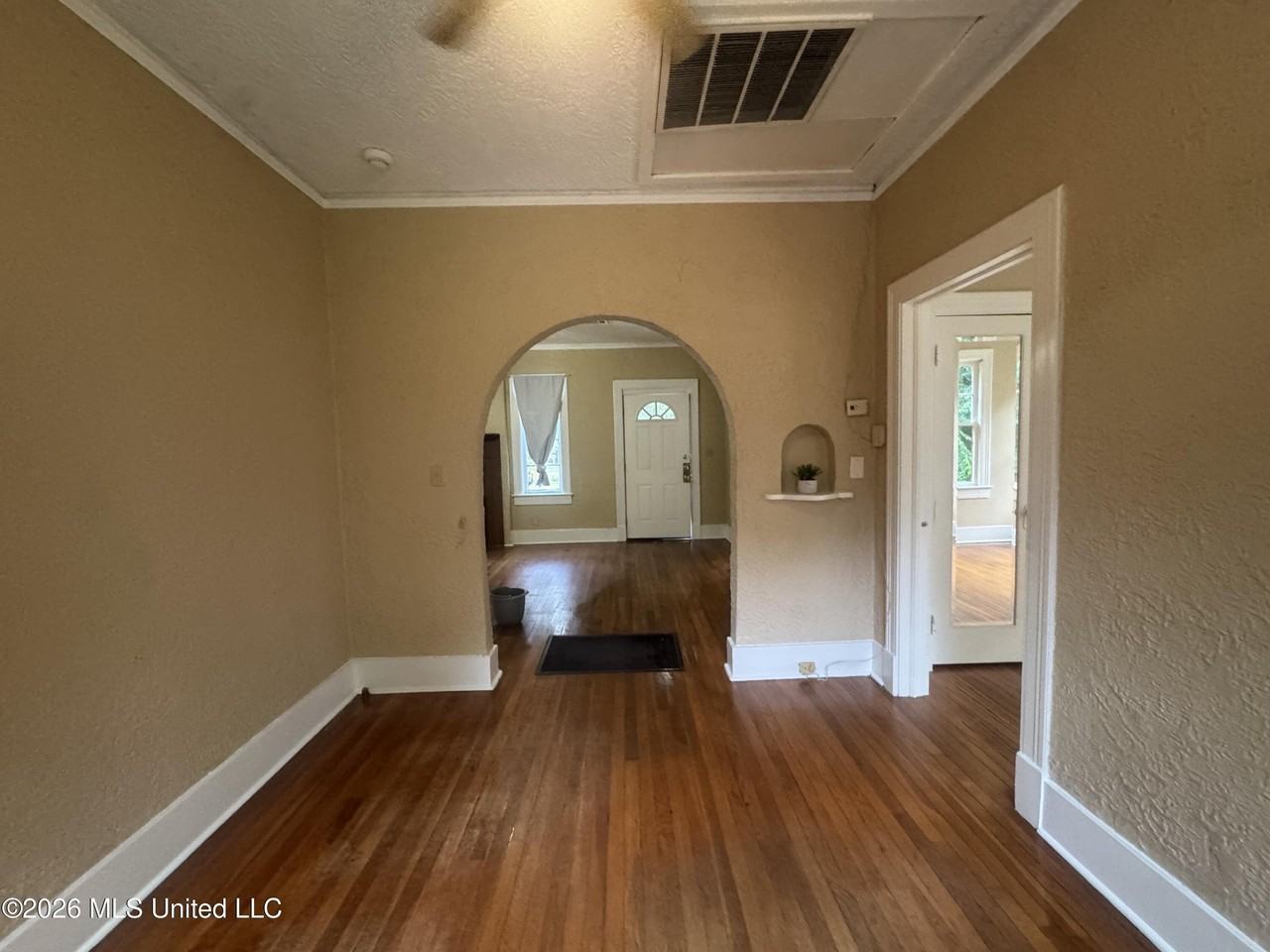 428 Decelle St - Photo 7 of 19