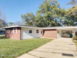 featured image of 2110 Woodmont St