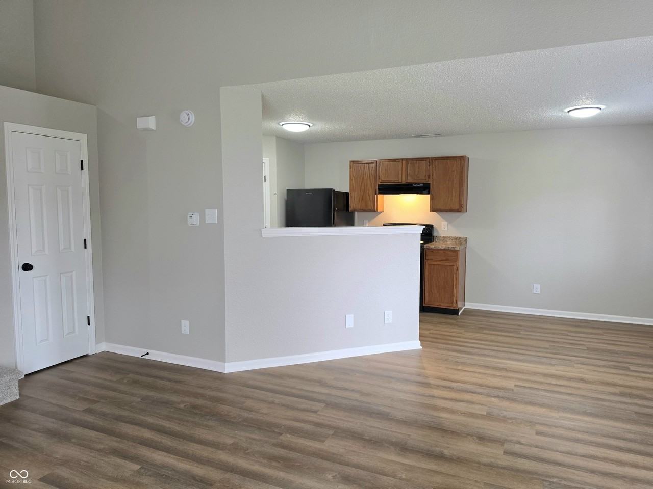 1225 Freemont Ln - Photo 4 of 20