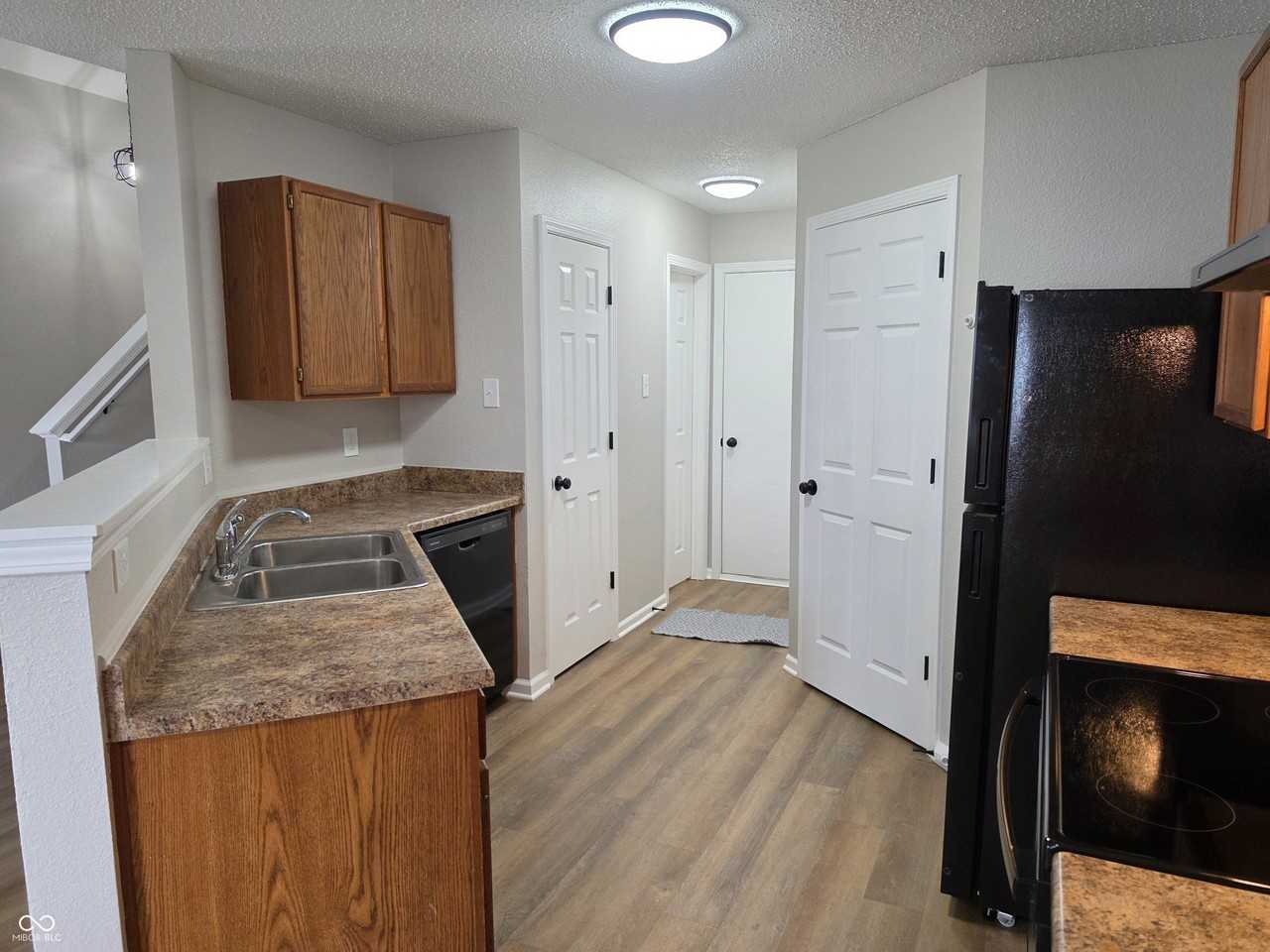 1225 Freemont Ln - Photo 6 of 20