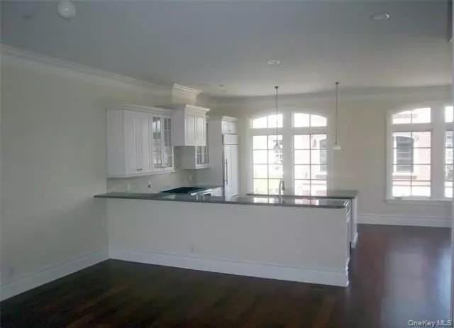 129 W Main St #129 - Photo 5 of 34