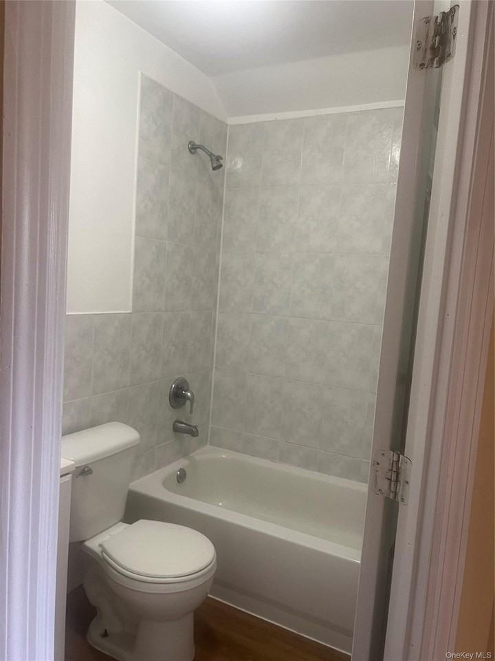 3941 Laconia Ave - Photo 5 of 6
