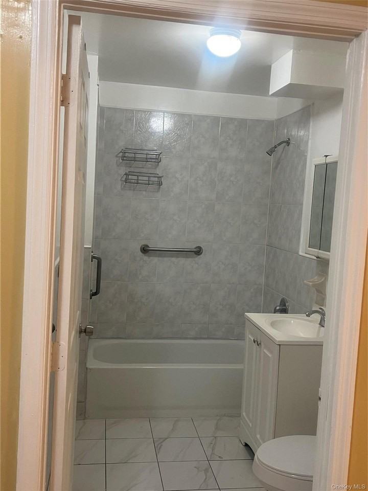 3941 Laconia Ave - Photo 6 of 6