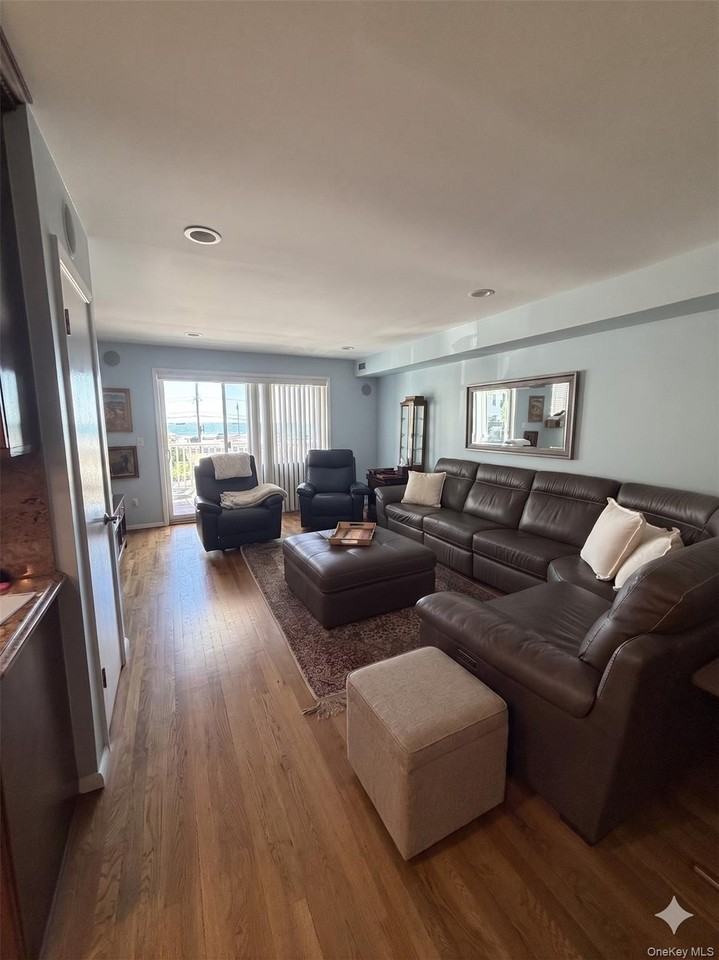 133 W Broadway - Photo 3 of 18