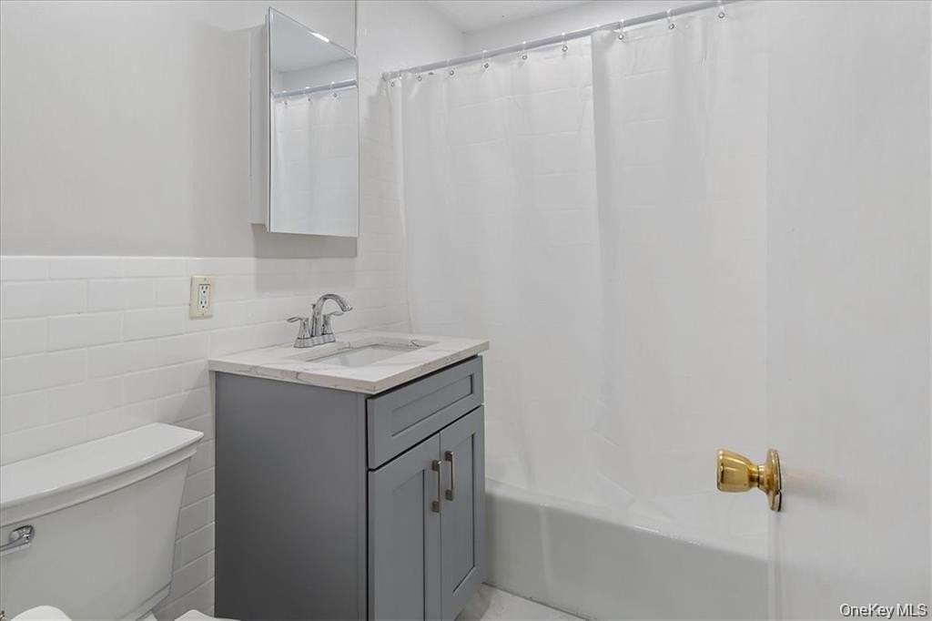 142 Trenchard St #2E - Photo 6 of 13
