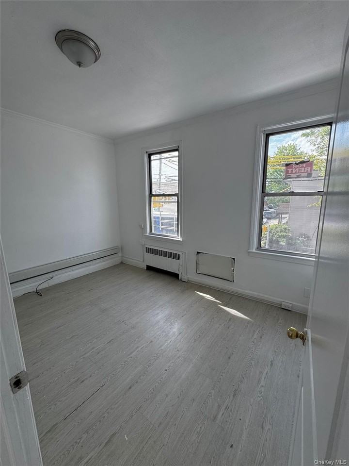 1848 126th St - Photo 3 of 7