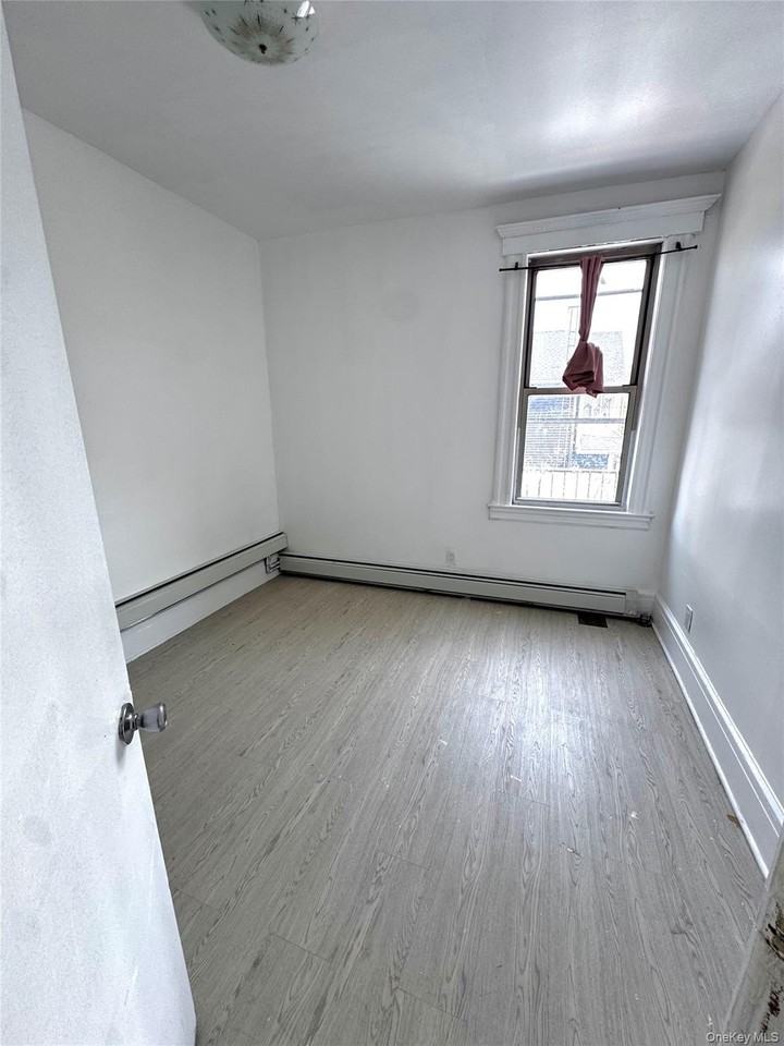 1848 126th St - Photo 4 of 7