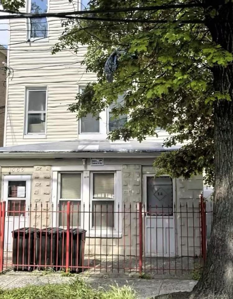 1366 Balcom Ave #1A