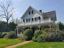 featured image of 375 Hill St