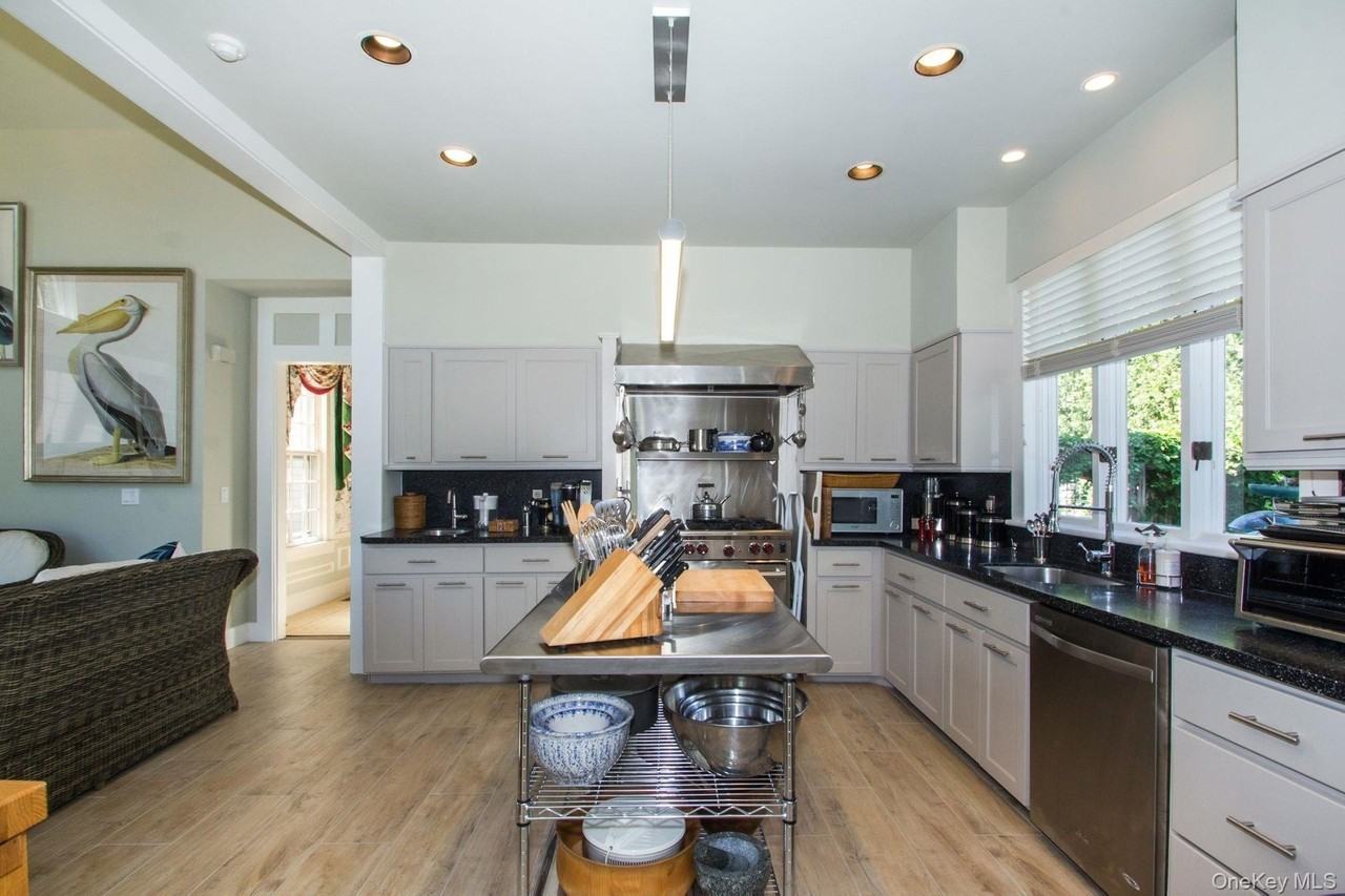 375 Hill St - Photo 6 of 20