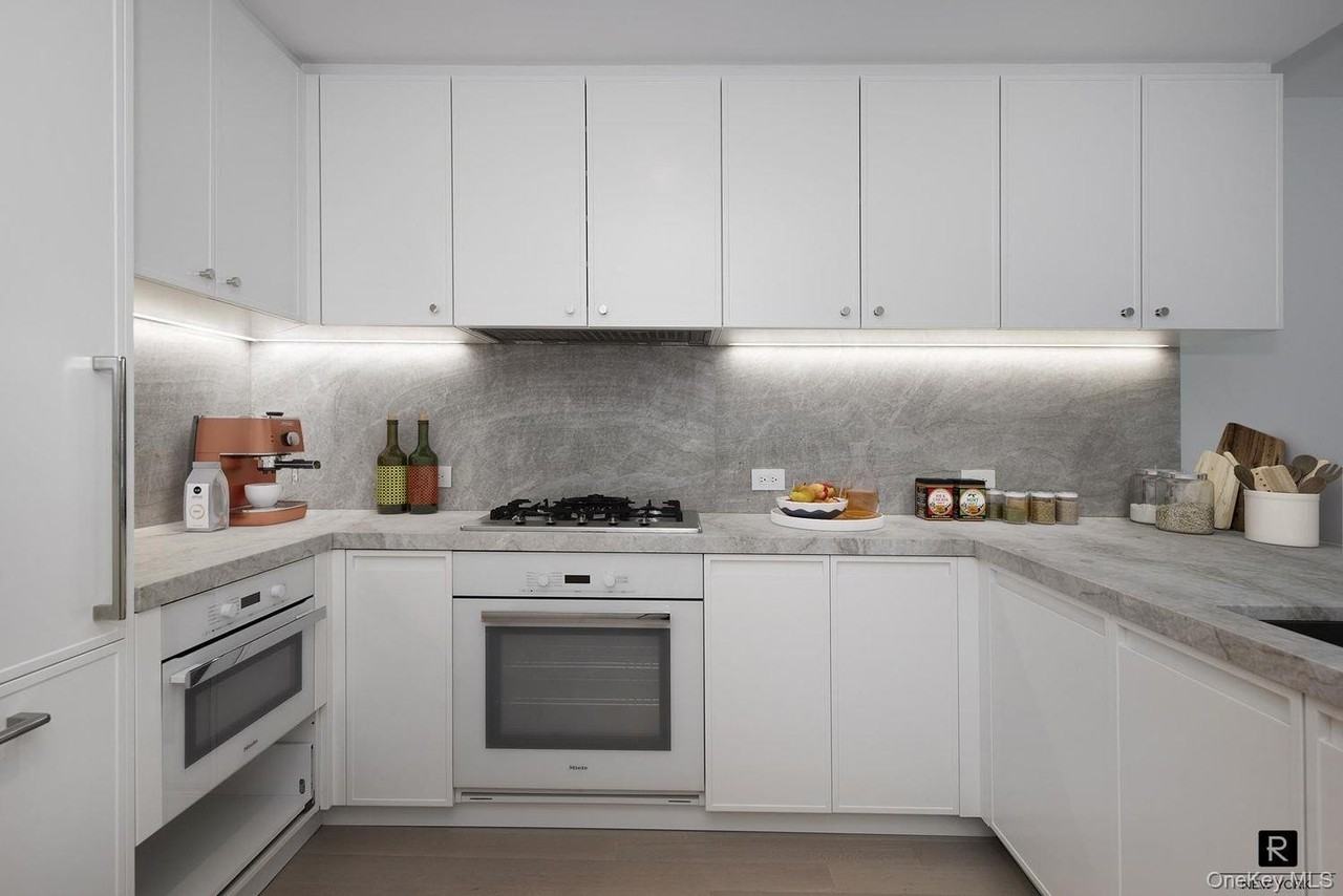212 W 72nd St #10C - Photo 5 of 7