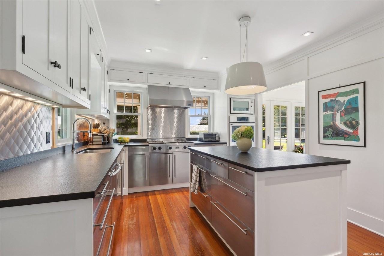 2803 Montauk Hwy - Photo 6 of 34