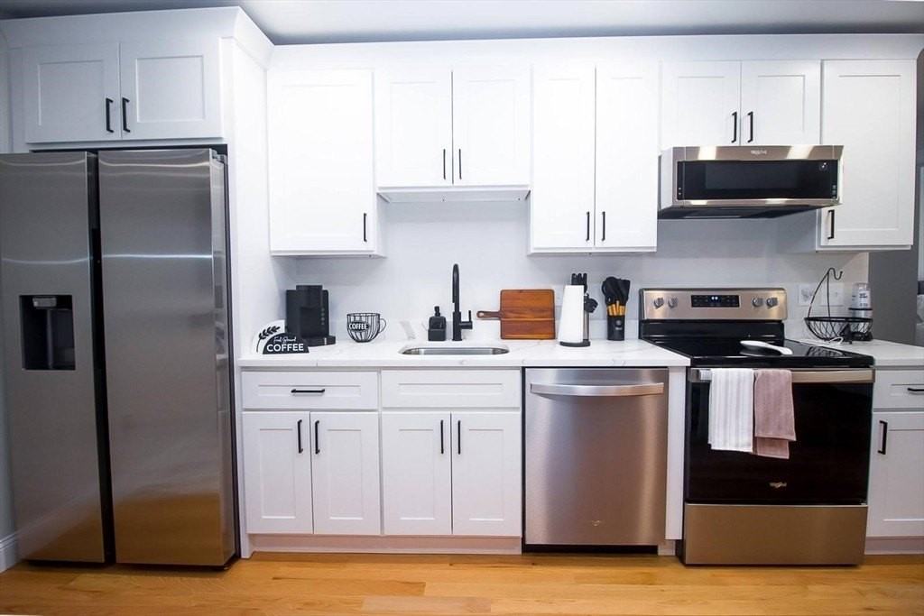 16 Peckham Ave #1 - Photo 5 of 10