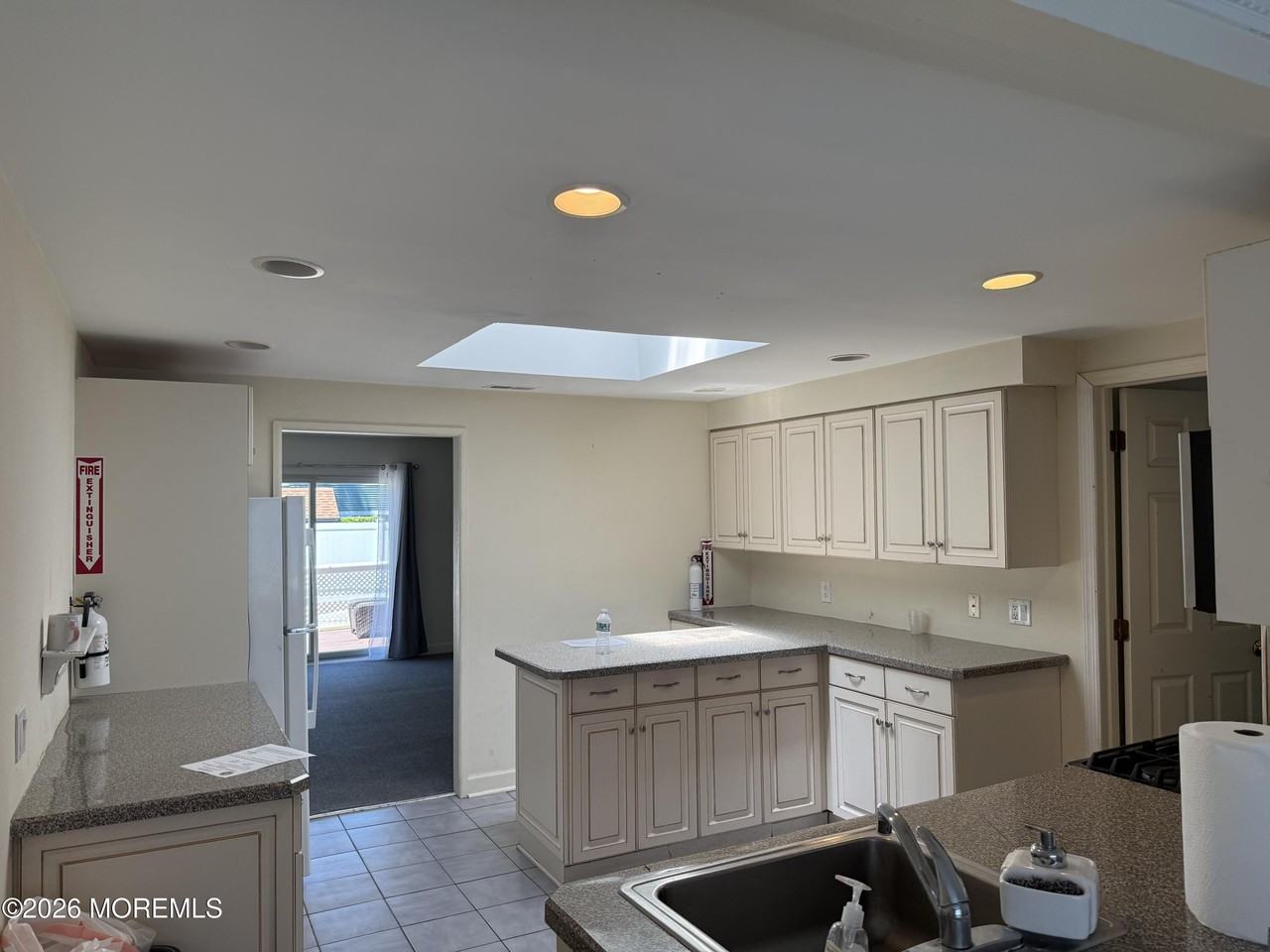 191 Norgrove Ave - Photo 4 of 8