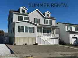 featured image of 211 Trenton Ave
