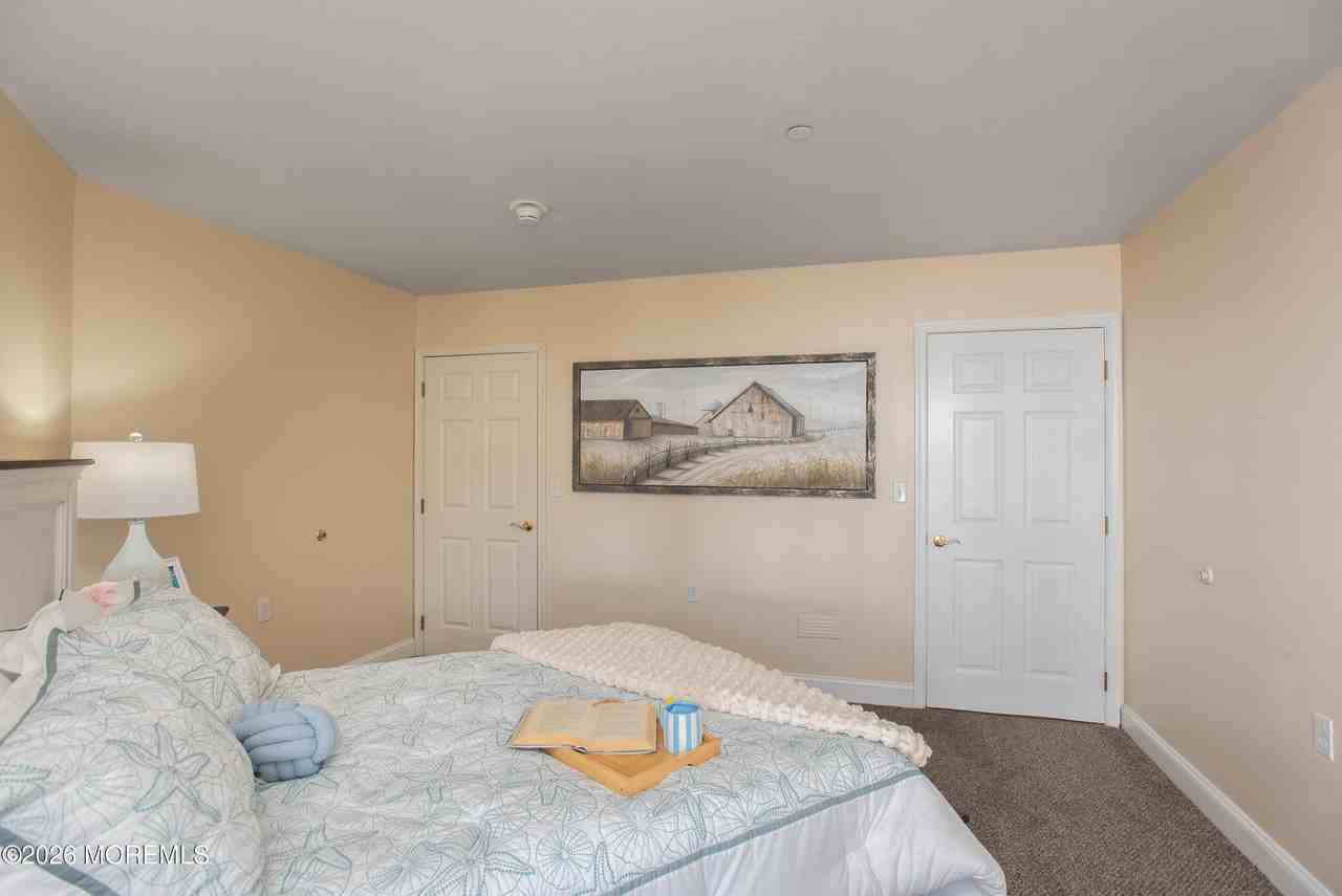 2 Kathleen Dr - Photo 5 of 34