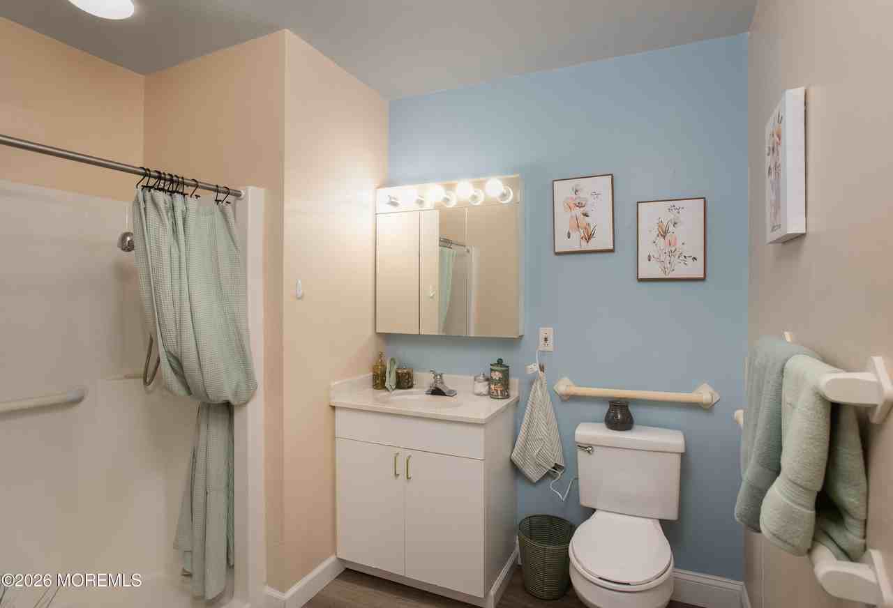 2 Kathleen Dr - Photo 6 of 34