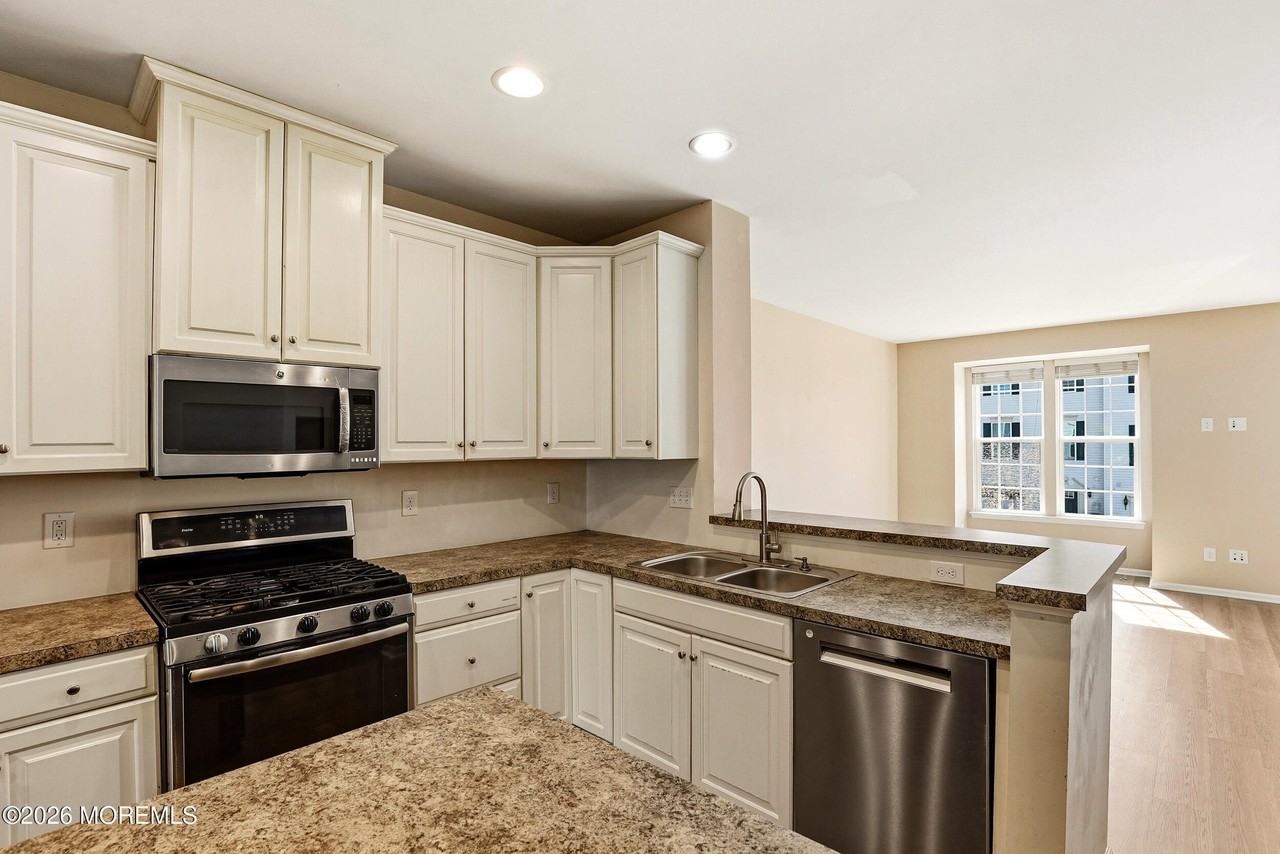 407 Susquehanna St #1207 - Photo 4 of 15