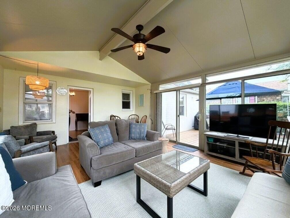 102 Columbia Ave - Photo 6 of 22
