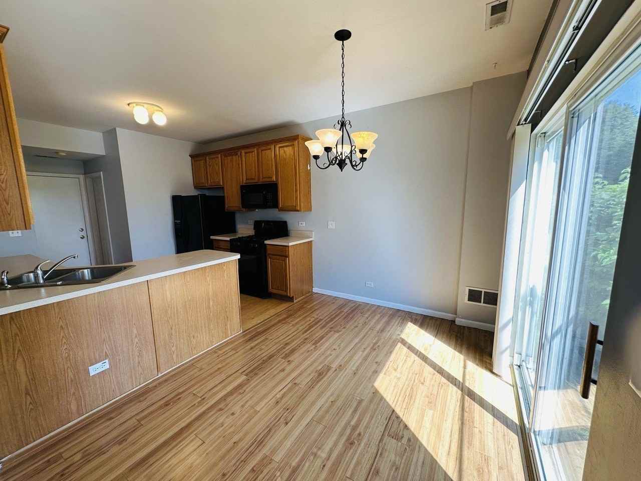 4121 Blackstone Dr #4121 - Photo 7 of 21