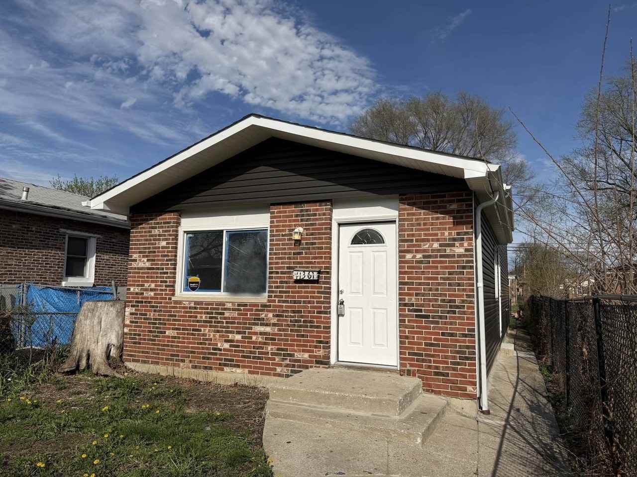 11361 S Racine Ave - Photo 2 of 26
