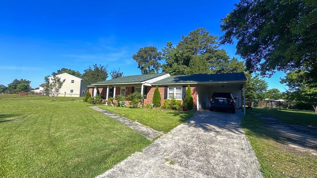 112 White Oak Blvd #1