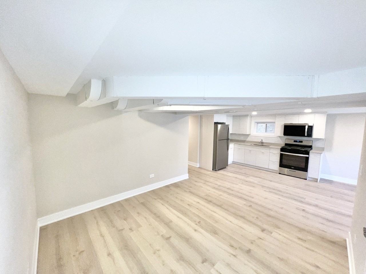 5547 N Central Ave #G - Photo 2 of 15