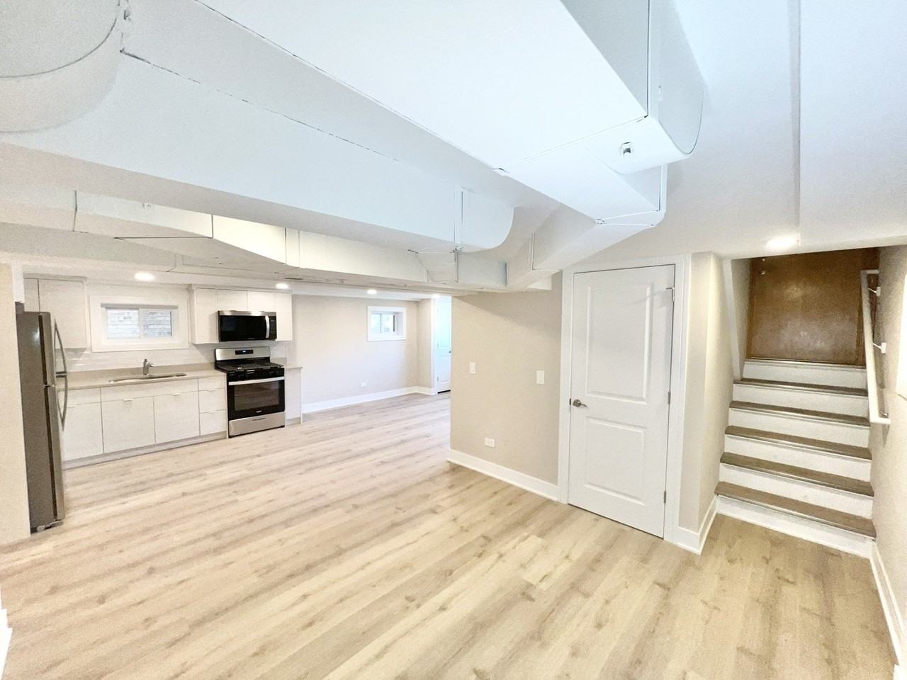 5547 N Central Ave #G - Photo 3 of 15