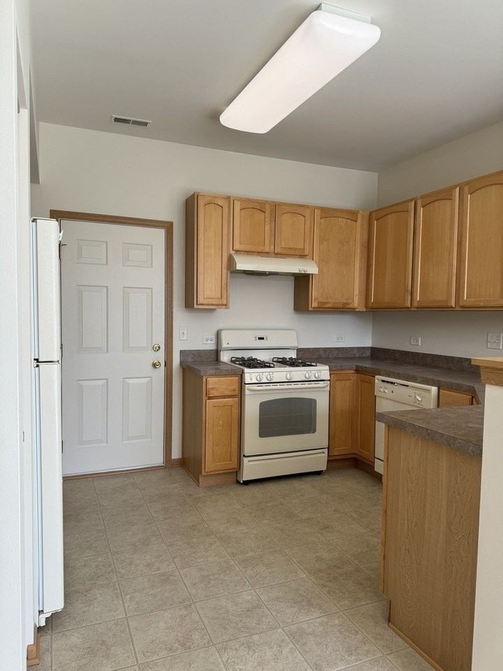 1428 Reserve Ln #4 - Photo 4 of 13