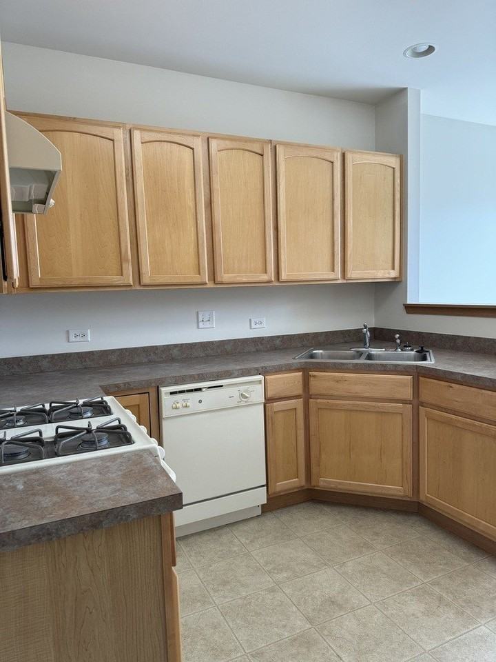 1428 Reserve Ln #4 - Photo 5 of 13