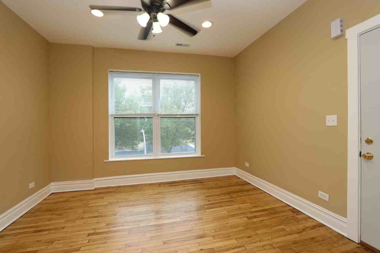 934 N Lamon Ave #2 - Photo 3 of 7