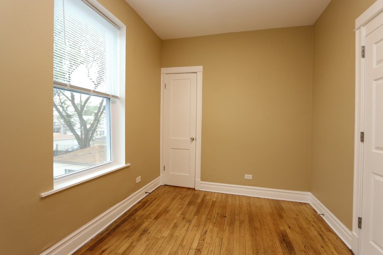934 N Lamon Ave #2 - Photo 5 of 7