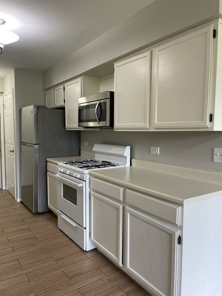 462 Village Creek Dr #462 - Photo 4 of 19