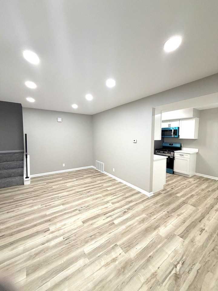 2338 Carnation Dr #1 - Photo 2 of 12