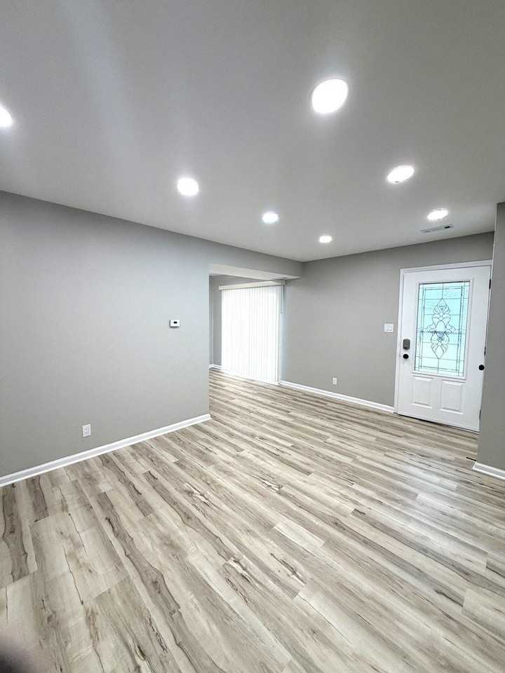 2338 Carnation Dr #1 - Photo 3 of 12