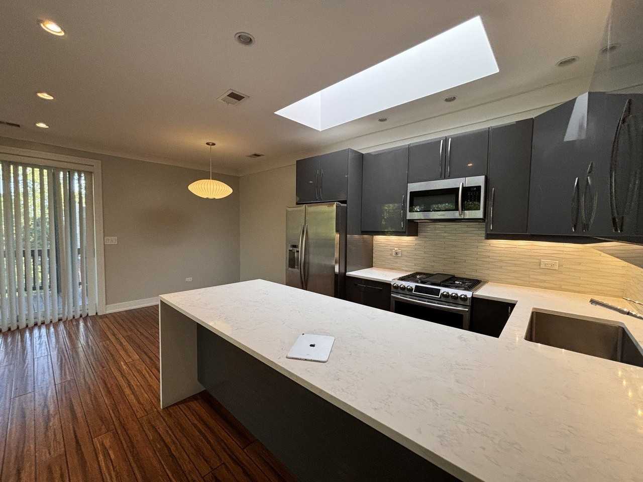 4003 S Calumet Ave #3 - Photo 5 of 16