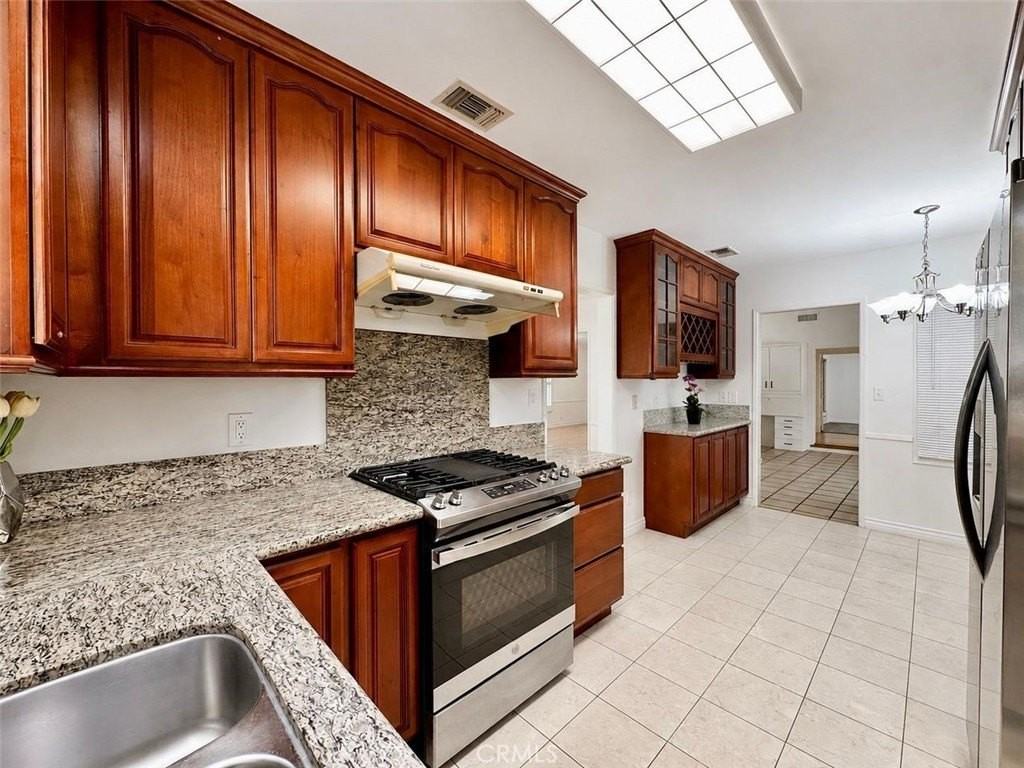 2845 Sheffield Rd - Photo 7 of 27