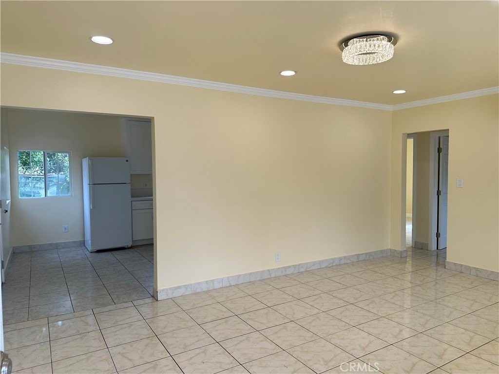 10534 Daines Dr - Photo 3 of 11