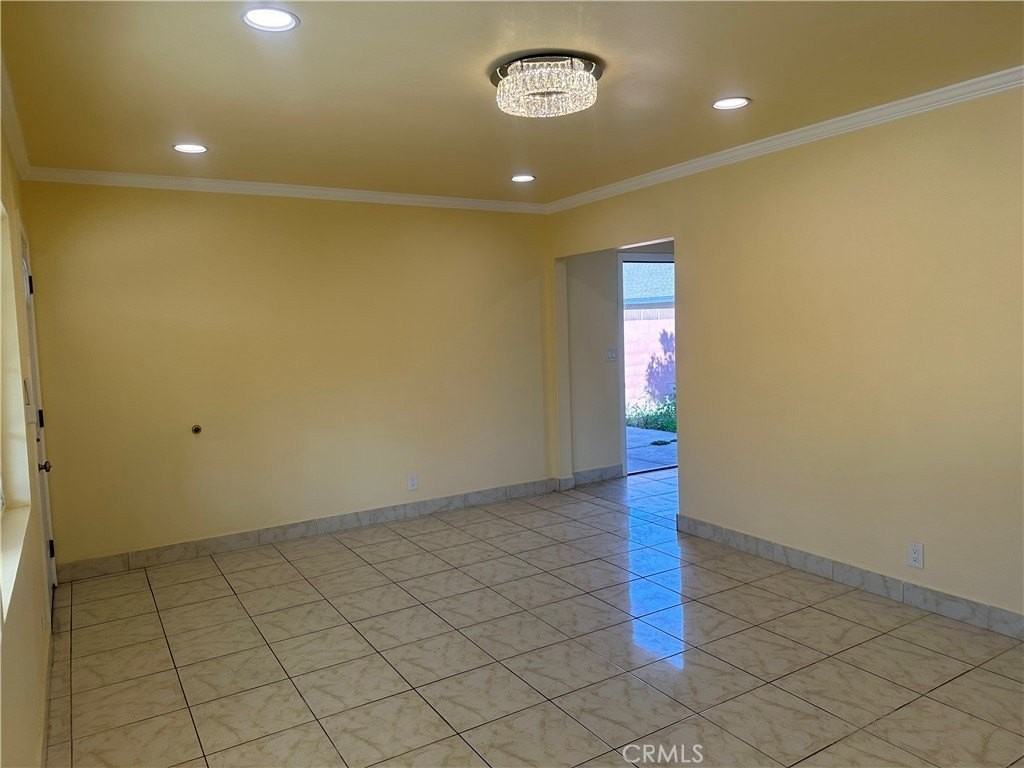 10534 Daines Dr - Photo 4 of 11