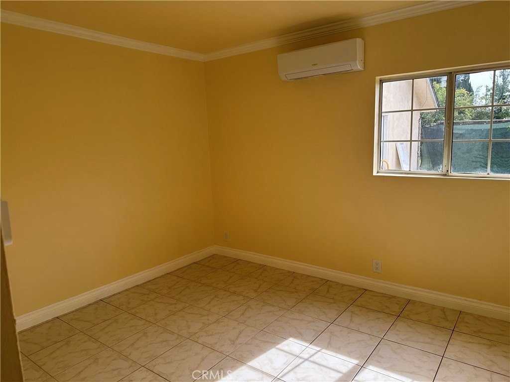 10534 Daines Dr - Photo 7 of 11