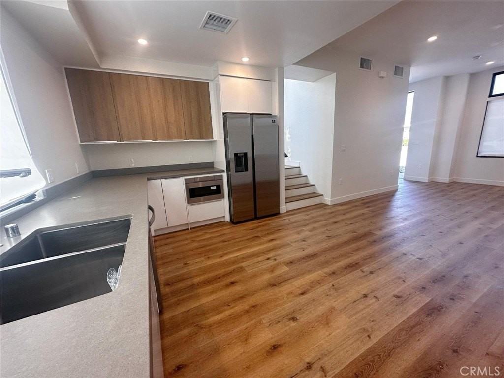 511 N Santa Anita Ave - Photo 2 of 8