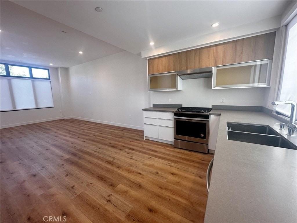 511 N Santa Anita Ave - Photo 3 of 8