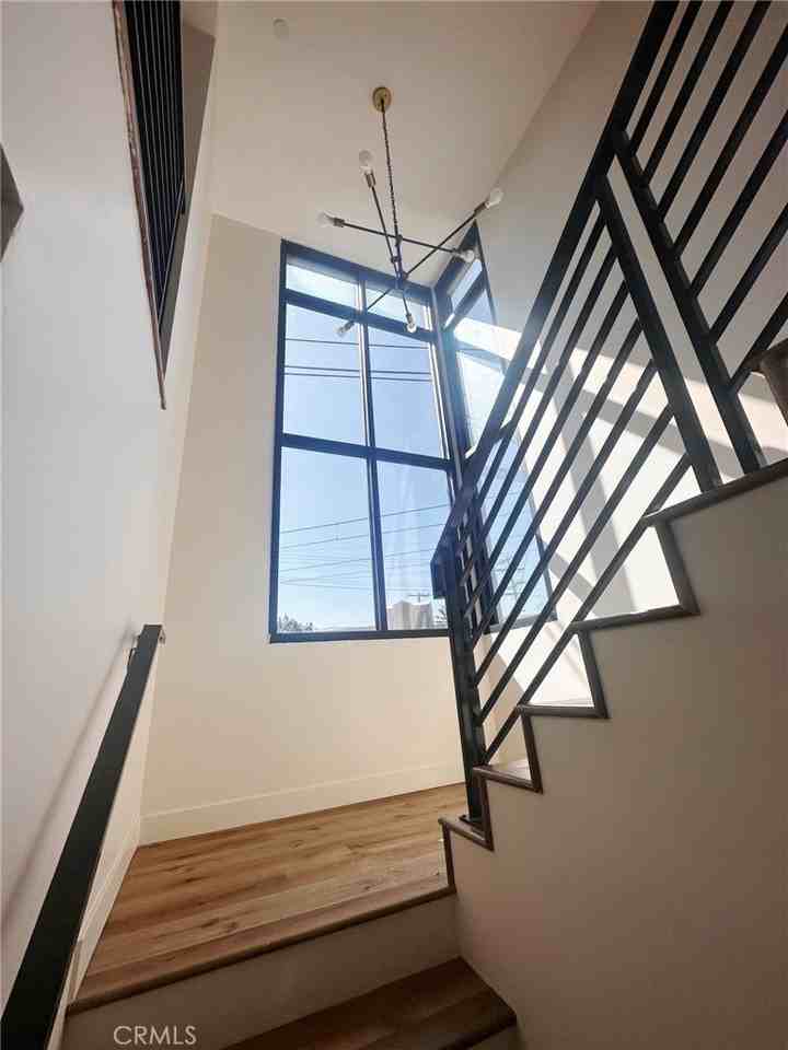 511 N Santa Anita Ave - Photo 5 of 8