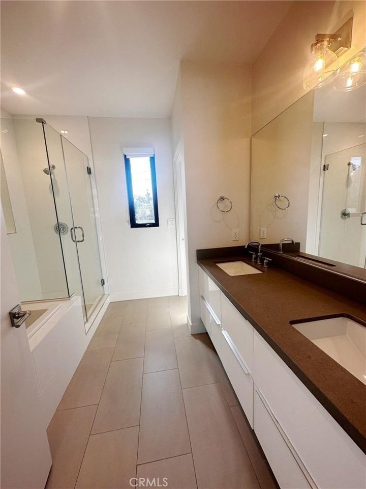 511 N Santa Anita Ave - Photo 7 of 8