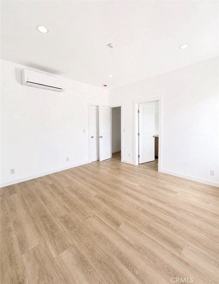 14623 Cullen St - Photo 6 of 8