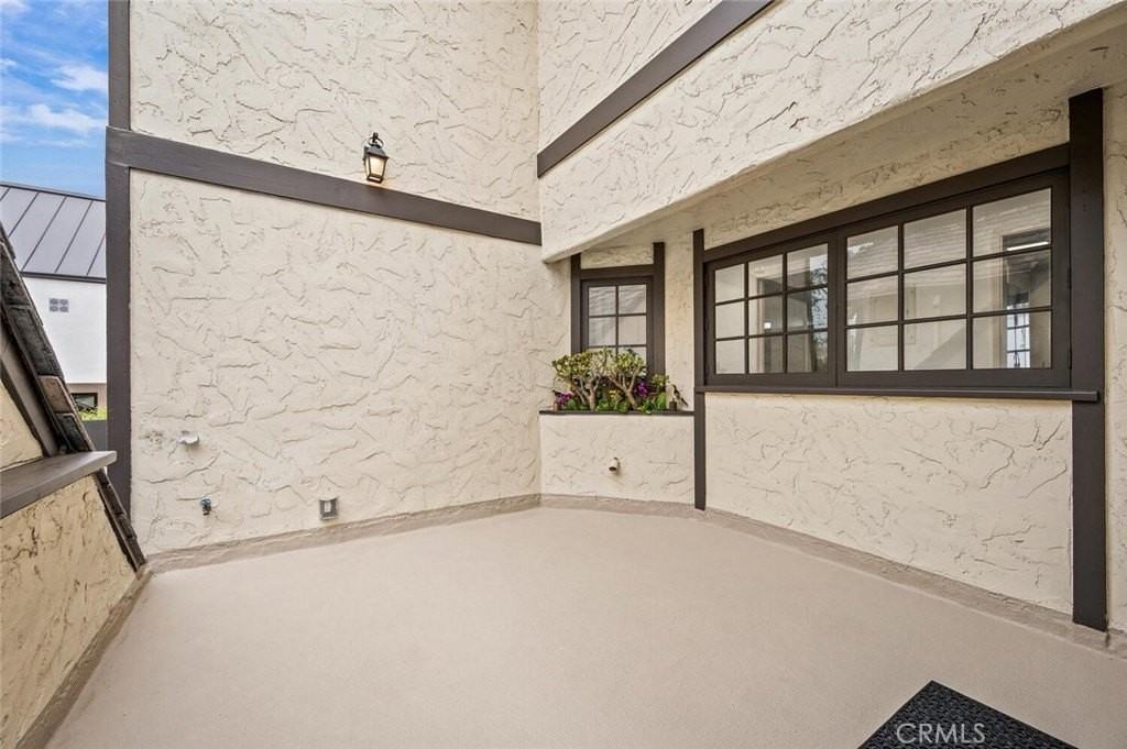 329 Aster St - Photo 3 of 31