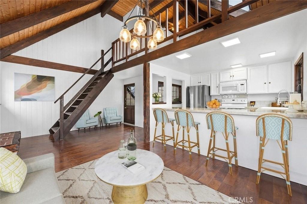 329 Aster St - Photo 5 of 31